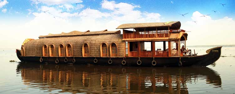 kumarakom houseboat